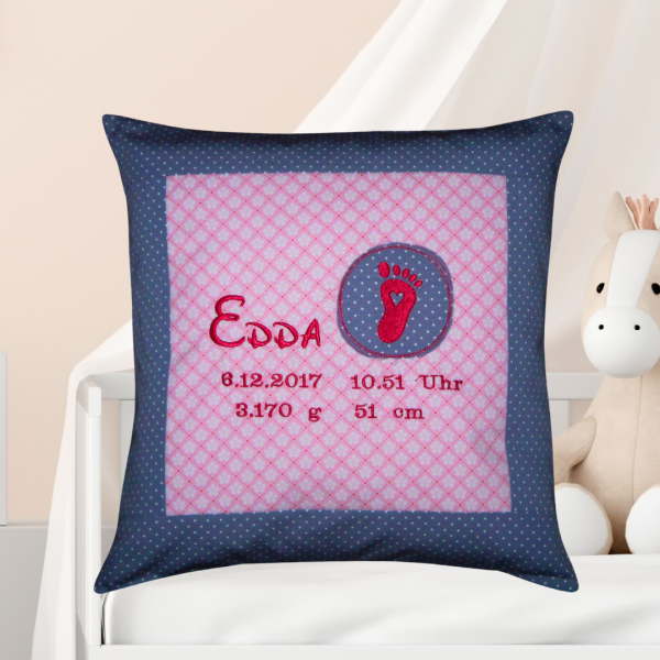 Preview: Kissenhülle mit Name + Datum + Herz + Krone bestickt 40x40 cm